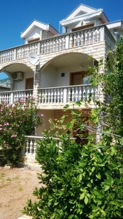 Appartamento Manda Karlobag Esterno foto
